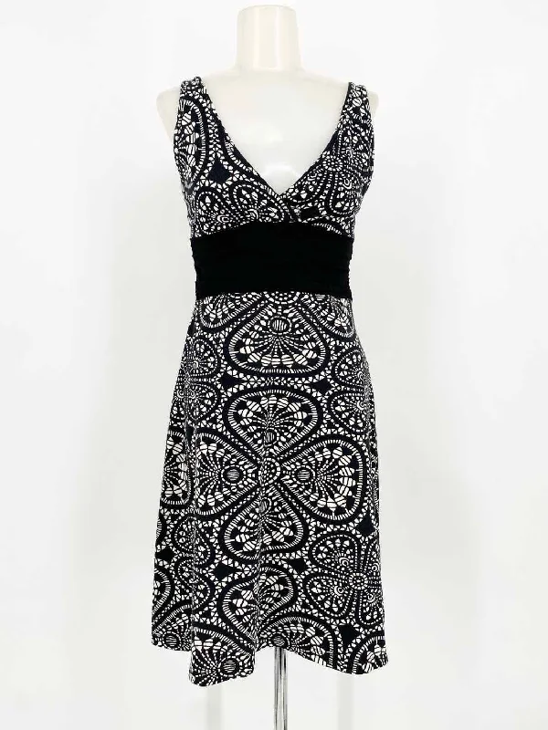 Patagonia Women's black/white V-Neck Abstract Date Night Size XS Dress